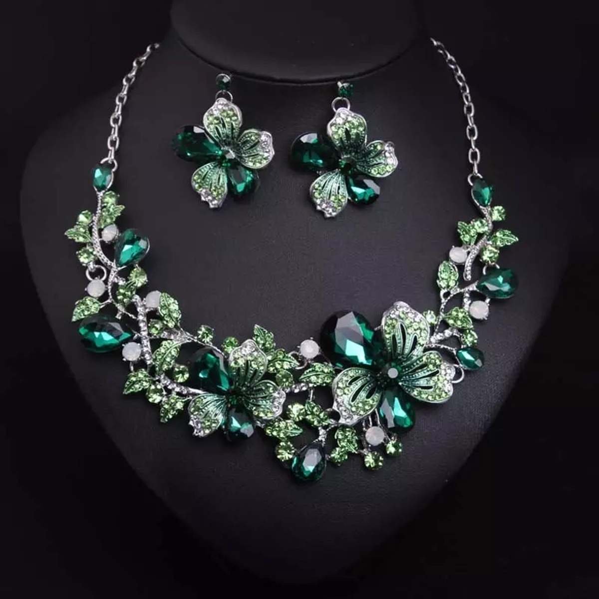 Contemporary Jewellery Set