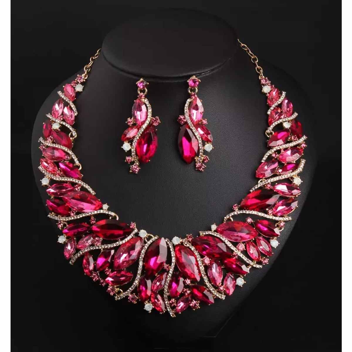 Contemporary Jewellery Set