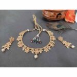White Kundan & Pearl Flower & Leaf Rajwadi Choker with Earrings Set - Image 2